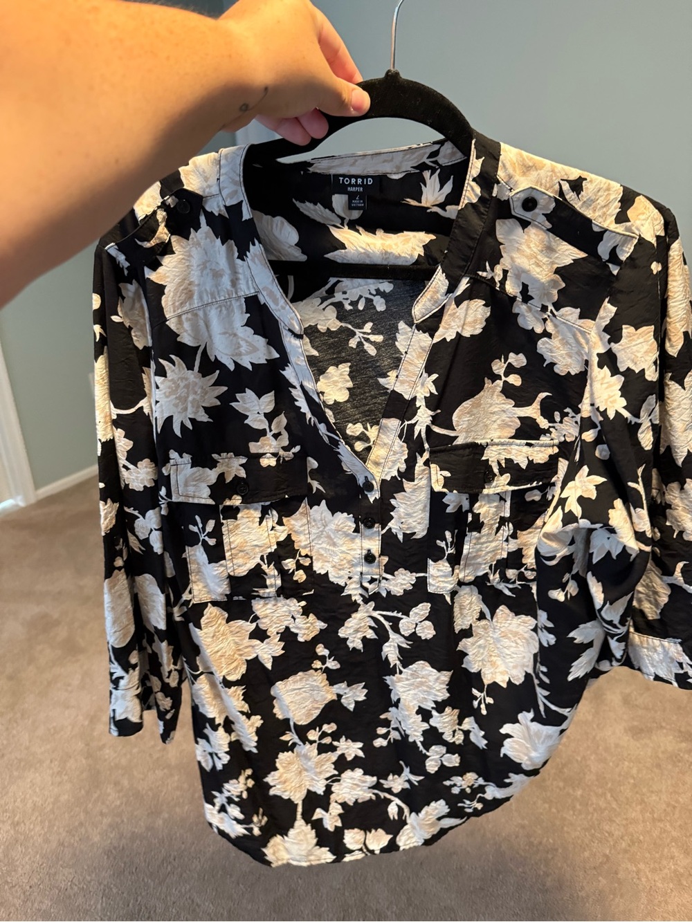 torrid Black and White Floral Notch-Neck Tunic